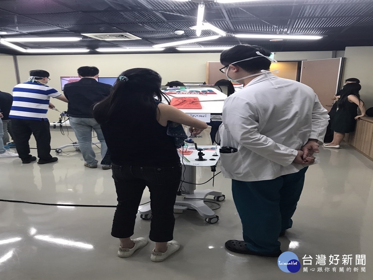 秀傳遠距微創手術訓練 教授群在平台上獲得充分發揮和收穫