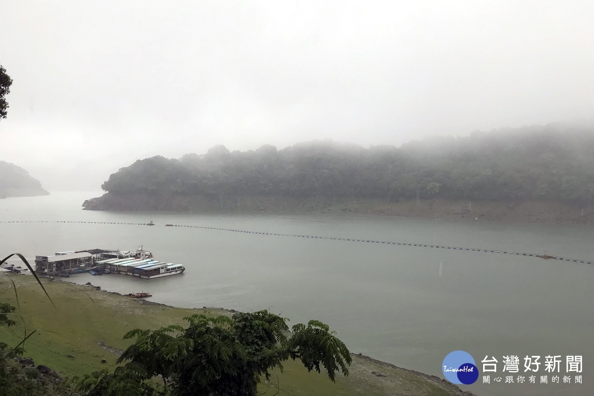 蜂颱風及梅雨鋒面通過帶來豐沛水量,石門水庫蓄水量增加約1700萬噸水位回升4公尺。
