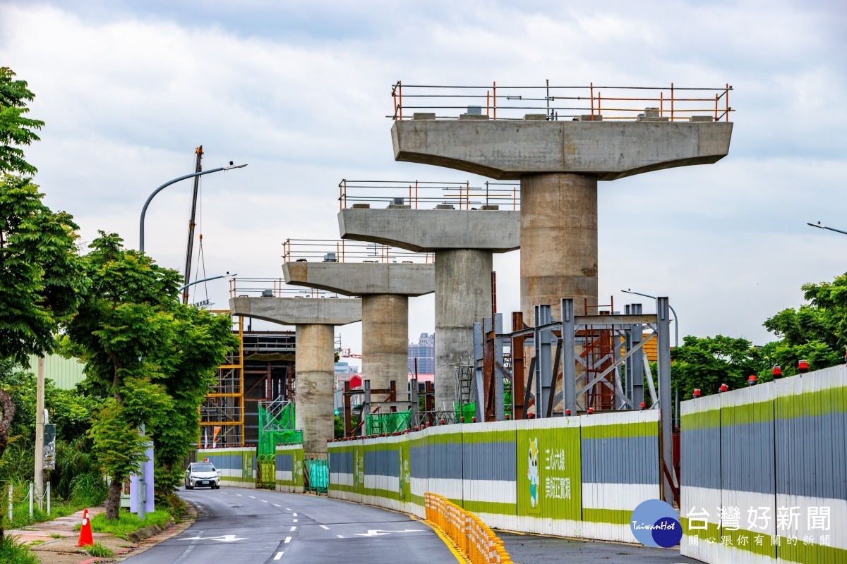 立法院交通委員會考察桃園捷運綠線高架工程 預計109年底完成13跨橋面版