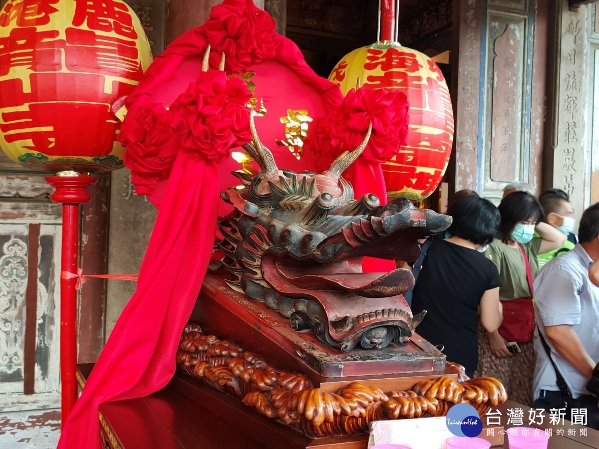 「龍王賜甘露」祈安吉祥法會,祈求觀音菩薩、龍王尊神廣施甘露。圖/記者鄧富珍攝