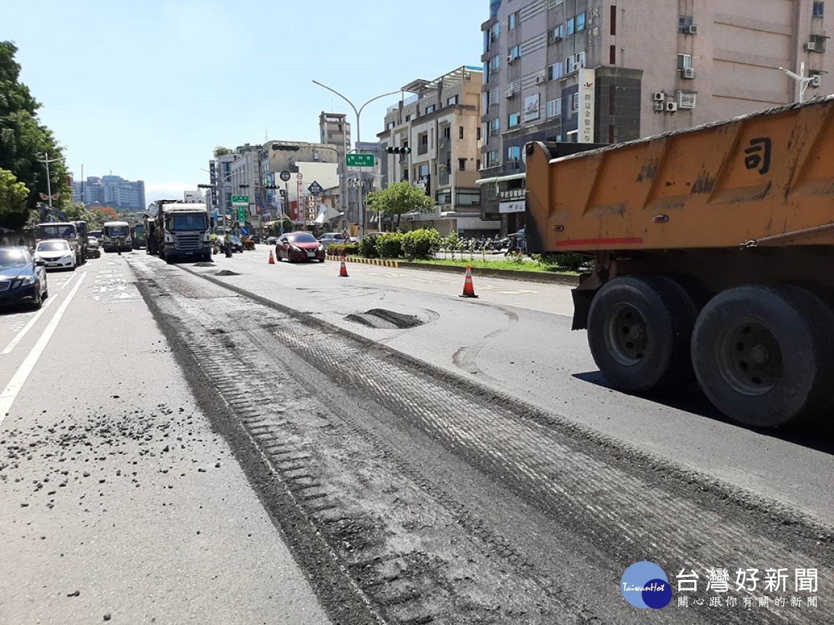 垂楊路(和平路至安和街)已於109年6月1日進行刨除作業／嘉義市府提供