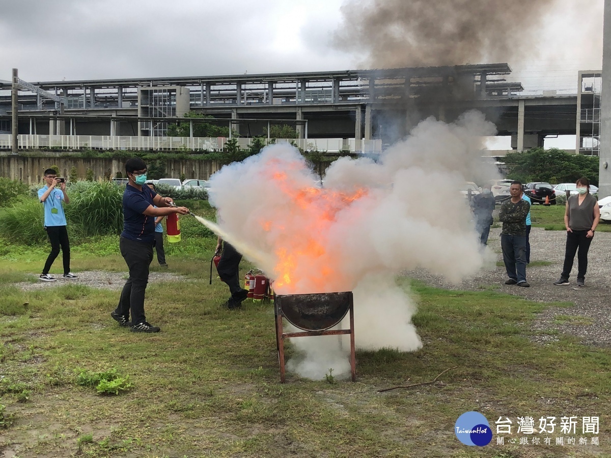 苗栗縣環保局辦回收處理業法令宣導與消防安全說明會