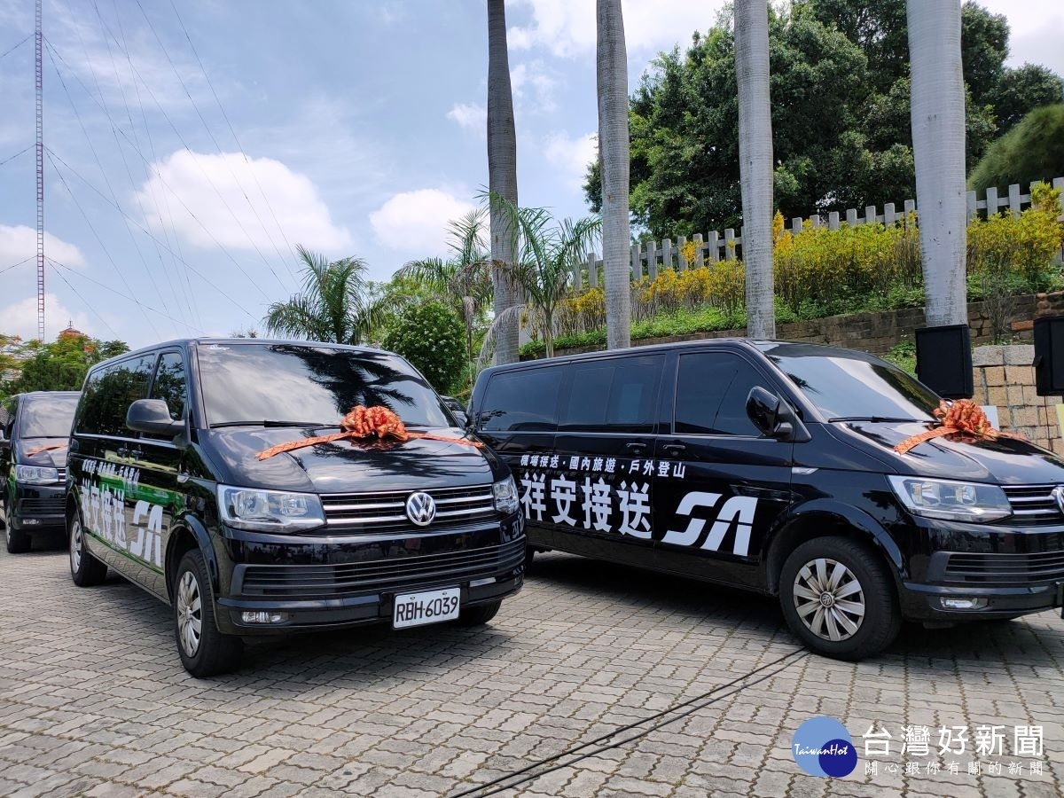 彰化在地業者祥安巴士接送服務。圖/記者鄧富珍攝