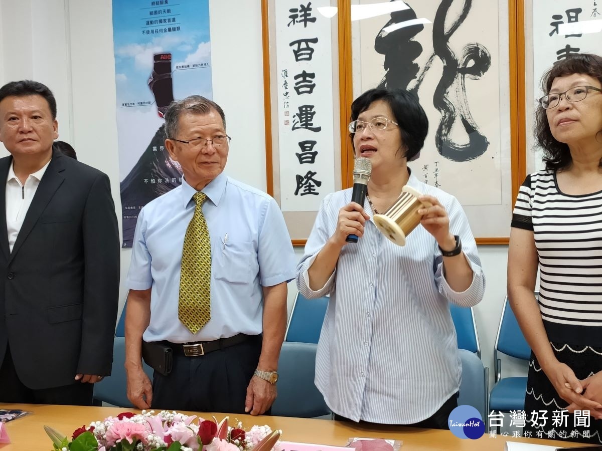 元祥金屬生產捐贈的AB65同纖維抗菌口罩,是世界唯一突破30丹尼銅合金技術所製成的抗菌纖維。圖/記者鄧富珍攝