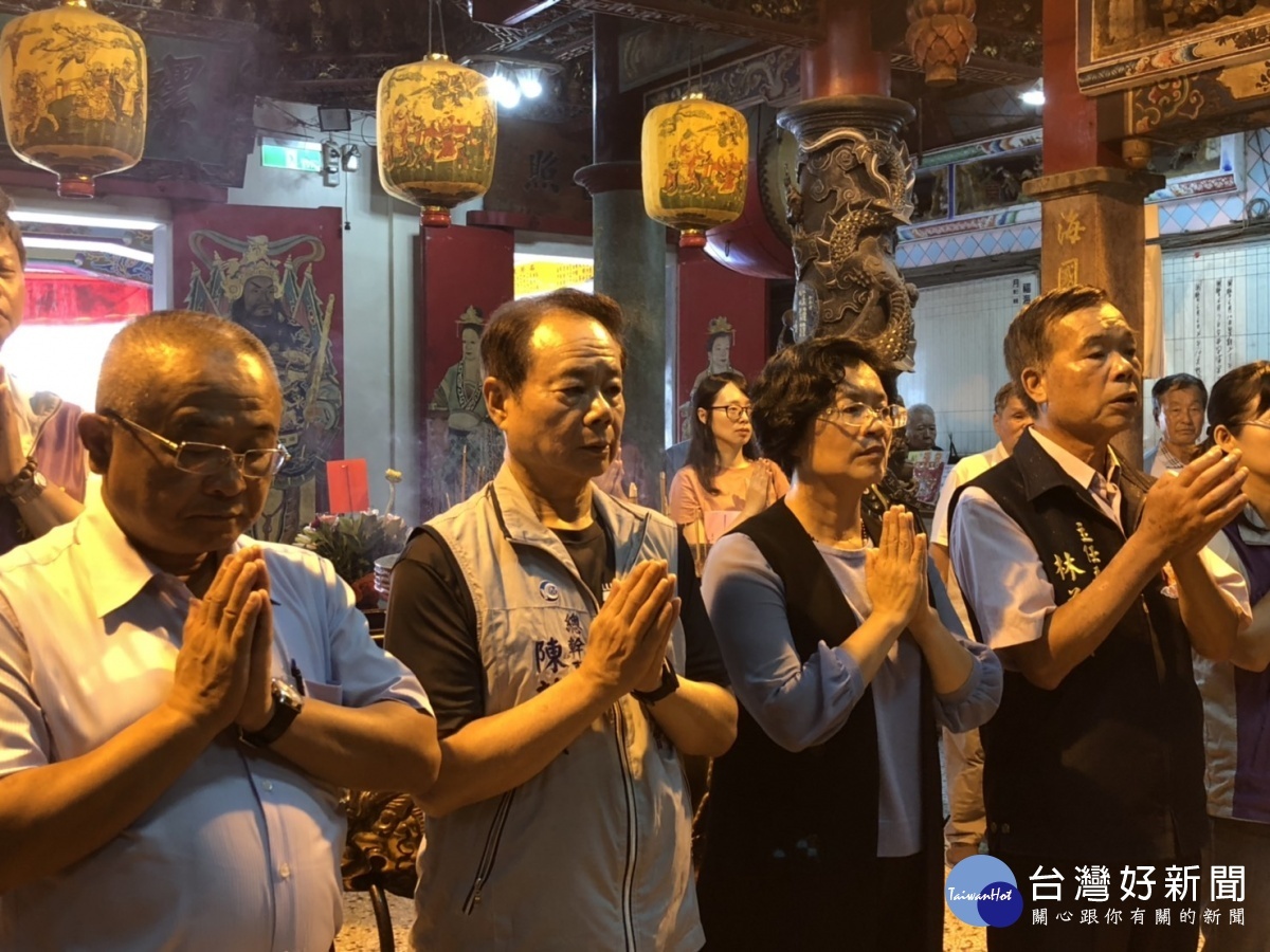 彰化王功漁火節由縣長王惠美誠心祝禱,擲筊擇定8/15、8/16舉行。