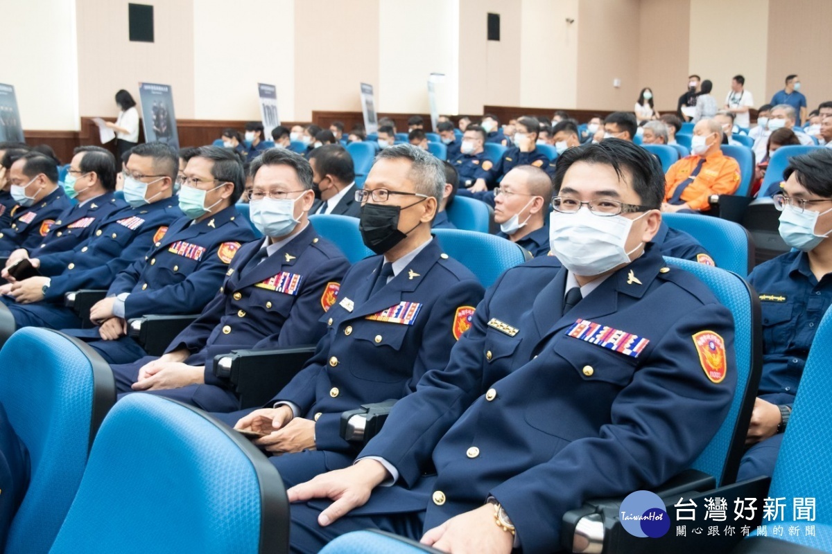 桃園市警察節表揚模範警察,鄭市長勉共同打造安心、美好的幸福城市