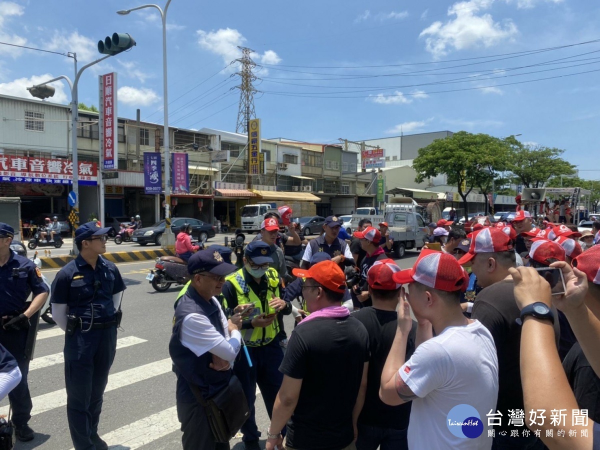 縣警察局長方仰寧親自督軍,以預防性的超前佈署,一有意圖搶轎、爭搶壓轎金以及趁機滋擾事端者。