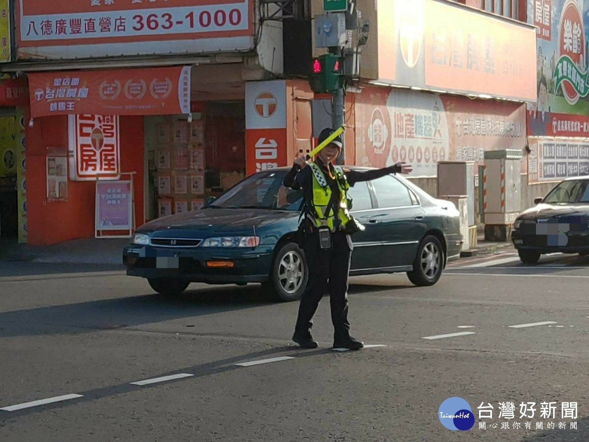 八德分局為維持轄區交通順暢，將於連假期間，在轄內各重要路口實施交通疏導措施。