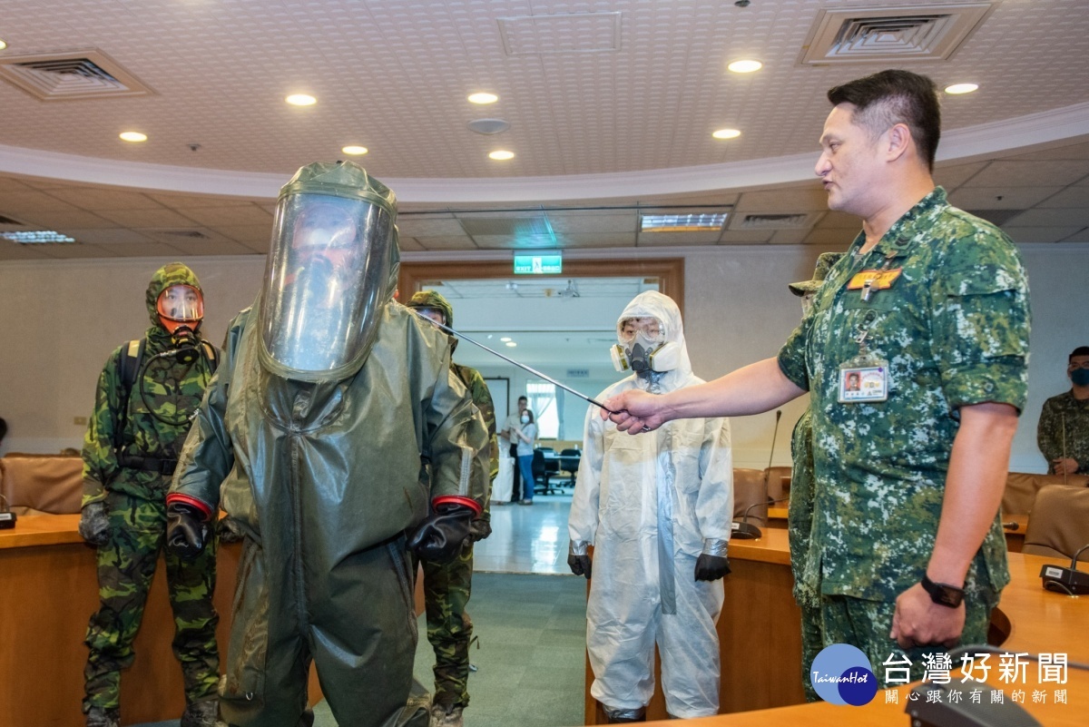 鄭市長端午慰勞市內駐軍，感謝國軍站在守護國人的第一線