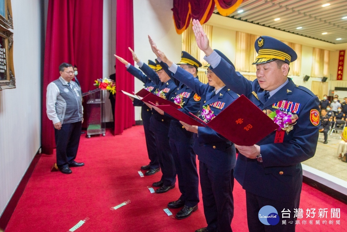 桃園市新卸任分局長大隊長交接 鄭市長:肯定市警局團隊的努力