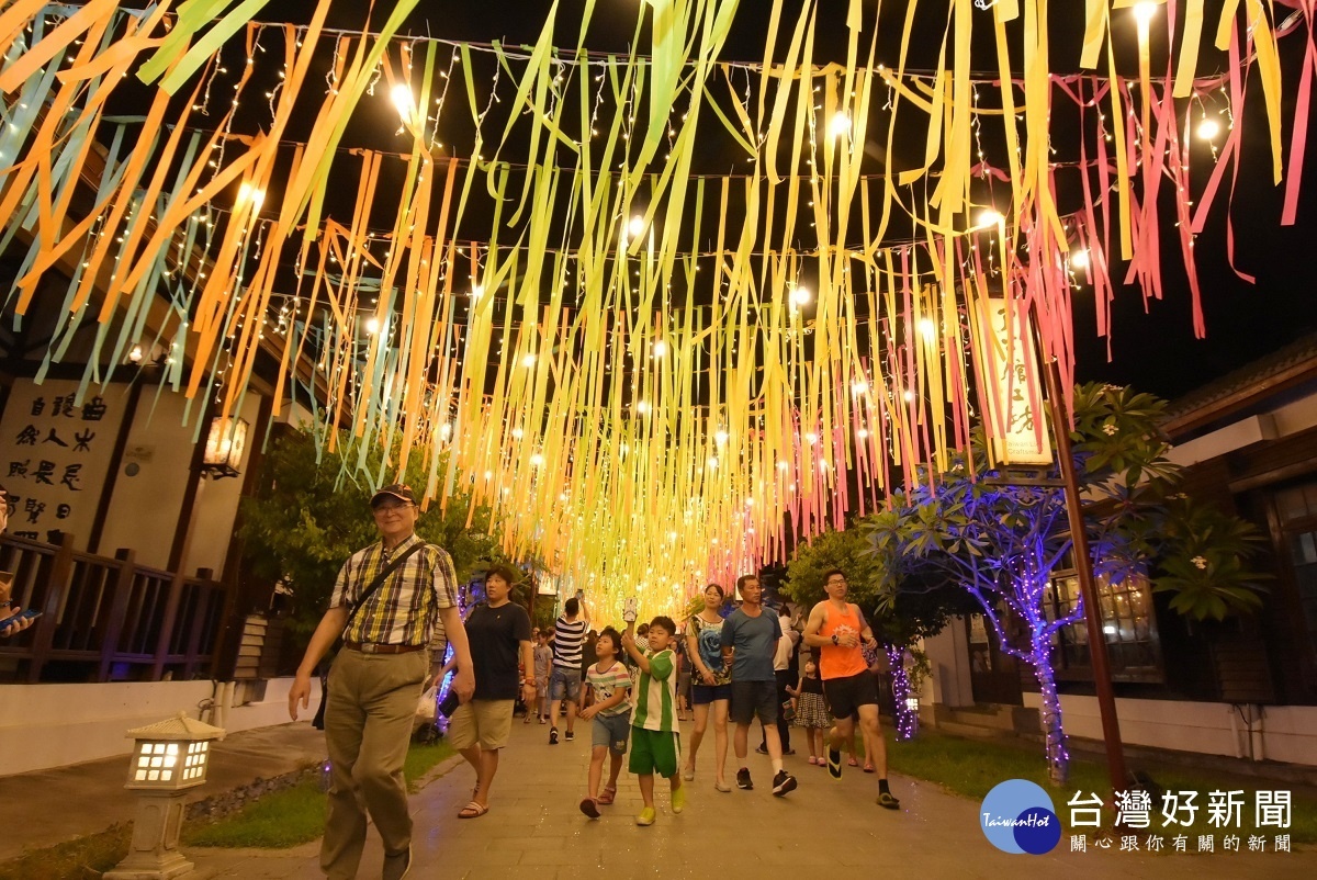 2020鹿港慶端陽之「夜間燈光饗宴」點亮整個鹿港。