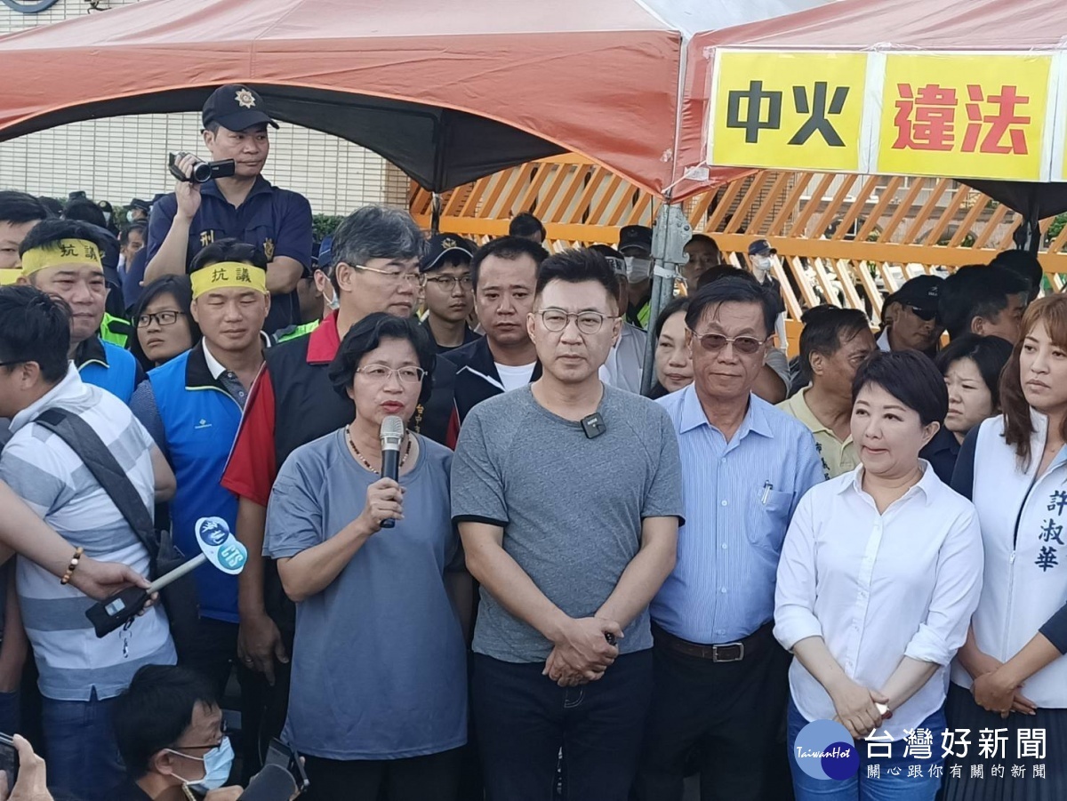 台電重啟台中火力電廠2號機組,引發中部居民反彈。彰化縣長王惠美、台中市長盧秀燕、南投縣長林明溱中部三縣市首長表達反對立場。