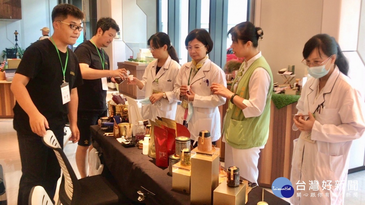 秀傳醫院舉辦「醫護加油樂」市集,台灣在地品牌應援相挺。