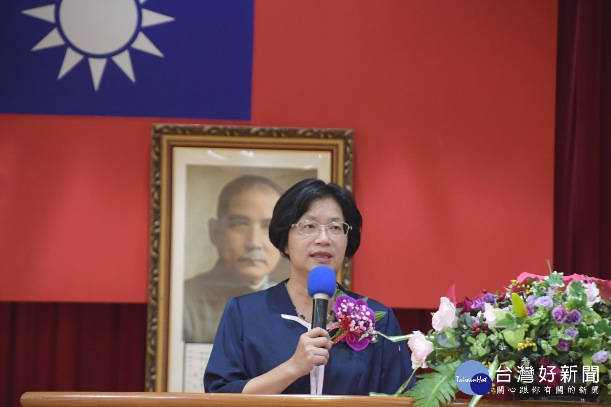鹿港及溪湖分局長聯合交接典禮中,縣長王惠美致詞感謝。