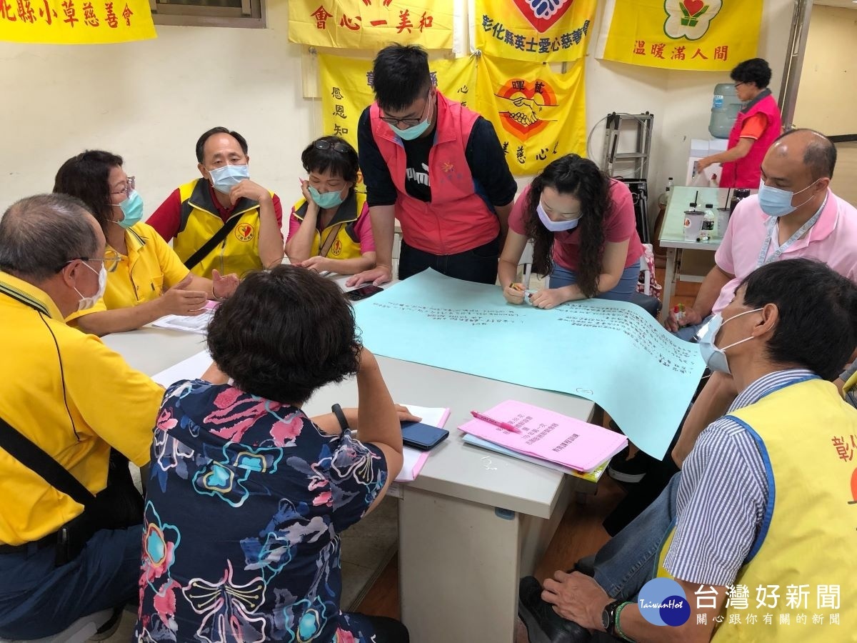 志願服務聯繫會報中,各單位現場活動。
