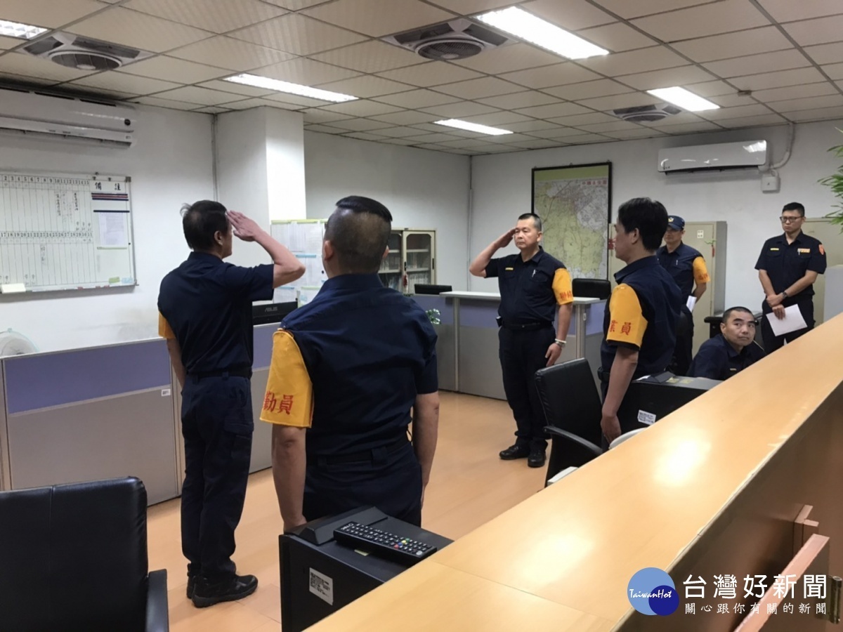 平鎮警分局為配合執行北部地區同步「軍民聯合防空萬安43號」演習舉辦預演。