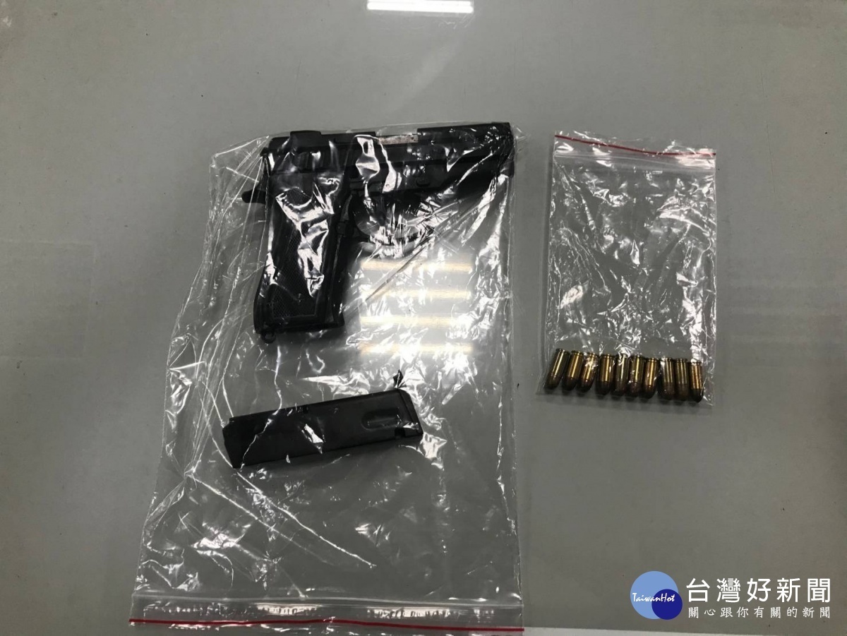 民眾糾紛打架警快打部隊壓制,當場查獲非法改造槍彈。