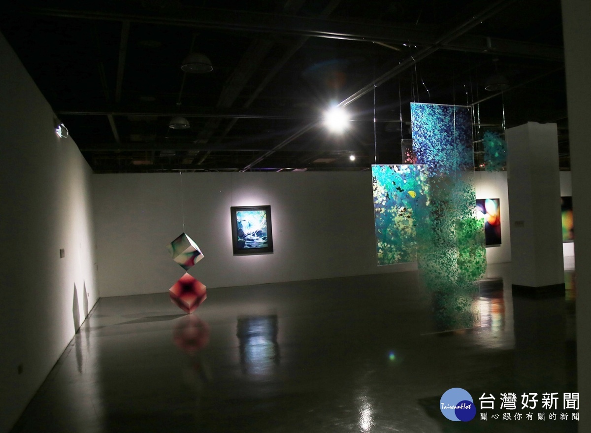 黃敏俊個展暨秋刀魚瘋畫會聯展 一同體會光與色的奧妙