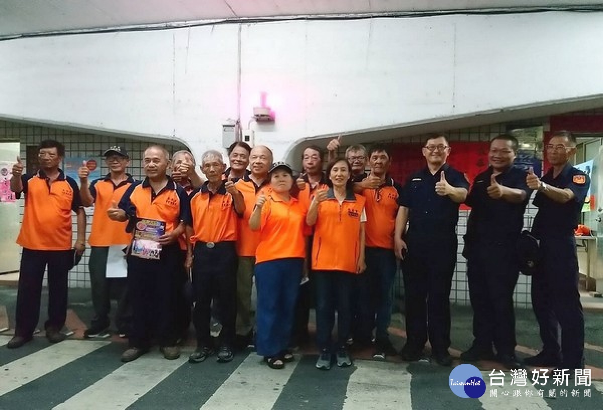 北港警分局召開治安座談會,說明青春專案、安居緝毒及治安、交通、為民服務等警政工作概況,深獲社區居民肯定。