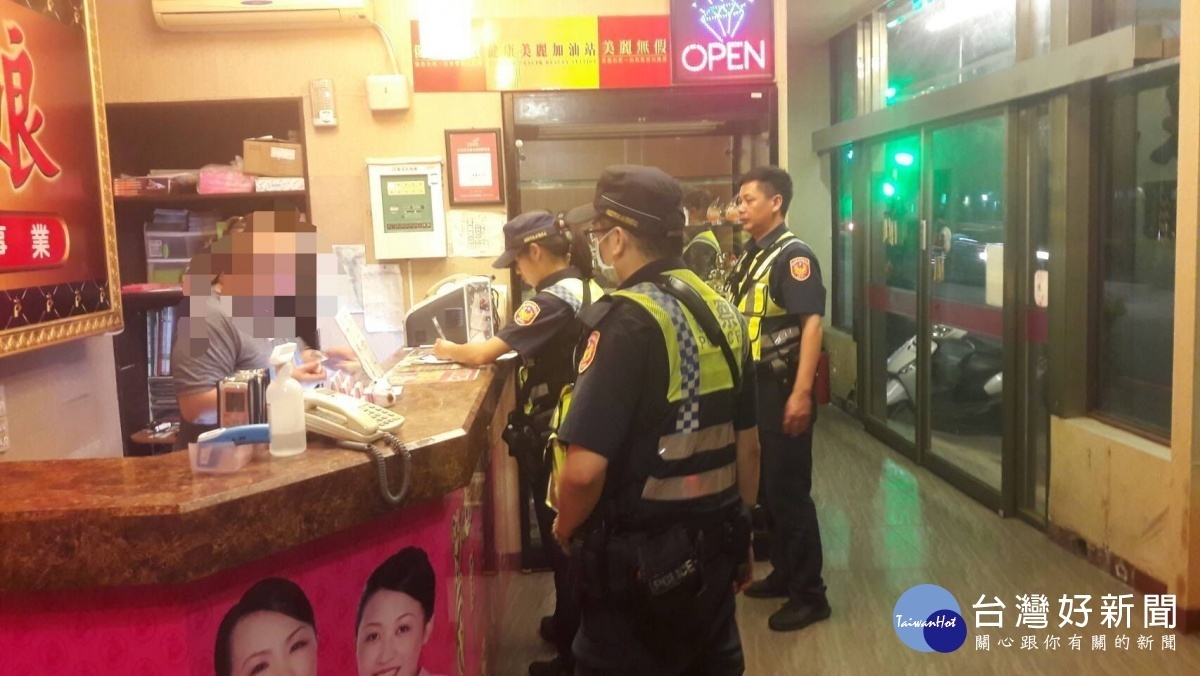 維護治安打擊不法,八德警執行威力掃盪。