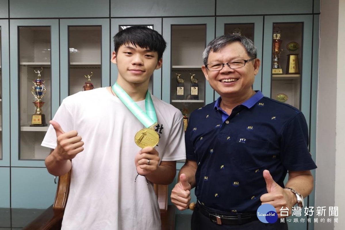 金牌吳瑞宇同學。
