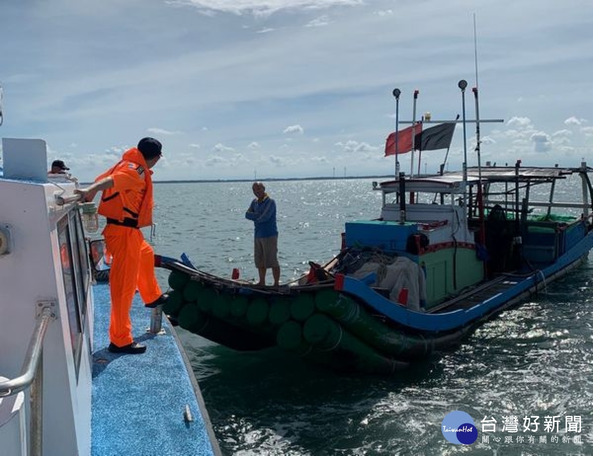 達德公司聘僱施工船進入海域，因達德的開發計畫與施工方式恐破壞當地漁業及生態，漁民難以接受，紛紛出海抗議。