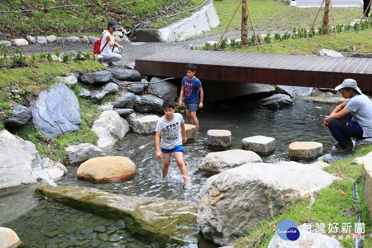 奧萬大親水區啟動為炎夏增一處親子遊憩區。（林管處提供）