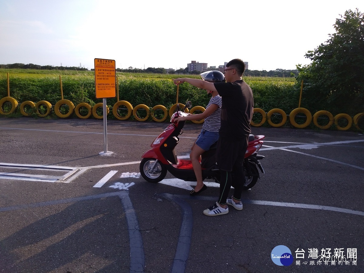 不當馬路三寶 到駕訓班學騎機車有補助