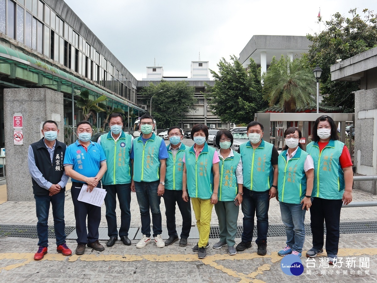 被誤傳變賣果菜市場用地 市長游振雄到地檢署按鈴申告