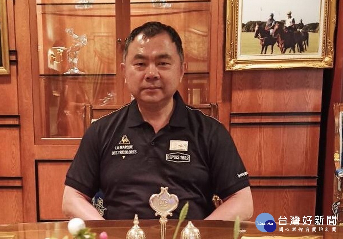 溪頭派出所長邱政文技巧救人一命。(縣警局提供)