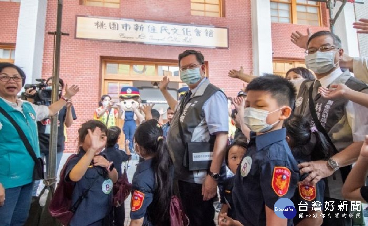 新住民文化會館前身為桃園警察分局，市府規劃整修後，打造成為新住民法律諮詢、集會、展覽處所