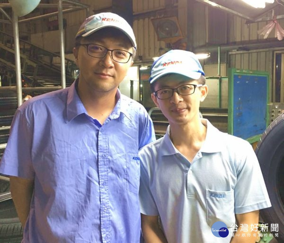 李似隆在虎尾就業中心運用「青年職得好評計畫」,透過深度諮詢釐清興趣,如願擔任輪胎品檢員,亦領取「尋職就業獎勵金」及「缺工就業獎勵」,繼續朝夢想邁進。