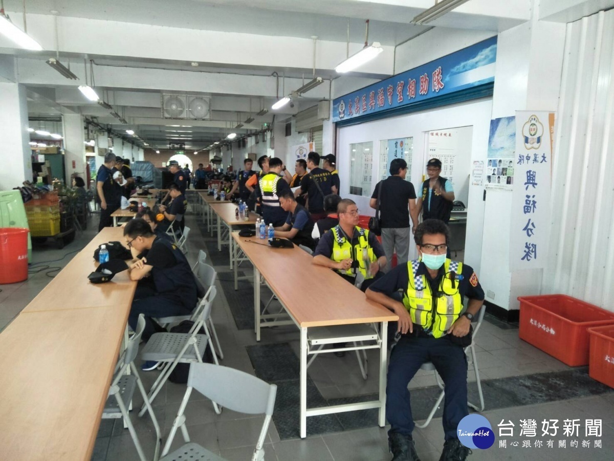 普濟堂廟會大溪分局申請支援警力,同時2百餘名警力,採機動服勤,迅速到場,遏止不法,快速打擊犯罪。