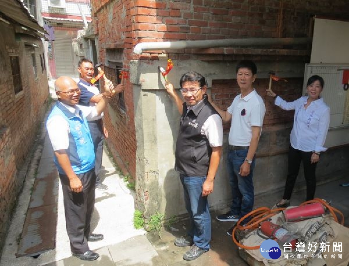 北港鎮安宮配合周遭街道系統整合串接改善工程，主動退縮建物，兼顧居民出入便利性及逃生防災安全，打造友善環境。