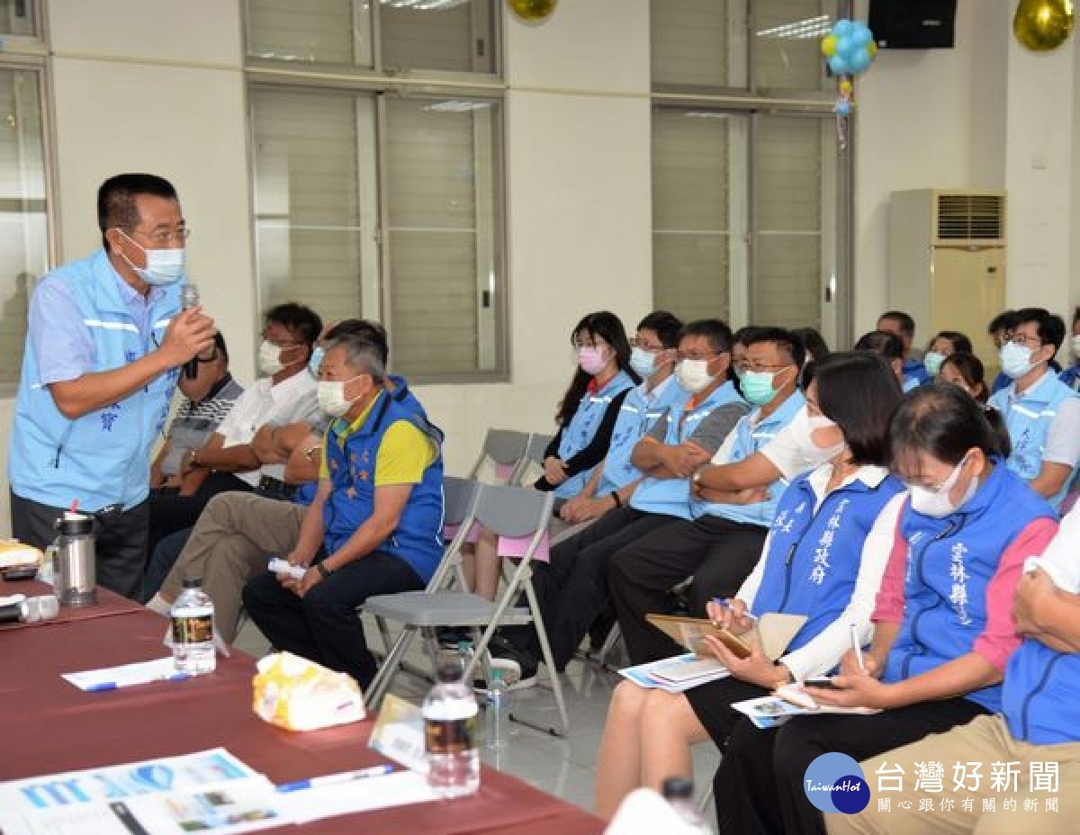 雲林縣政府至大埤酸菜文化館召開行動主管會報，向鄉親說明地方創生規劃發展及防洪治水成果，打造成為永續經營科技、鄉村生活體驗的友善綠能鄉鎮。