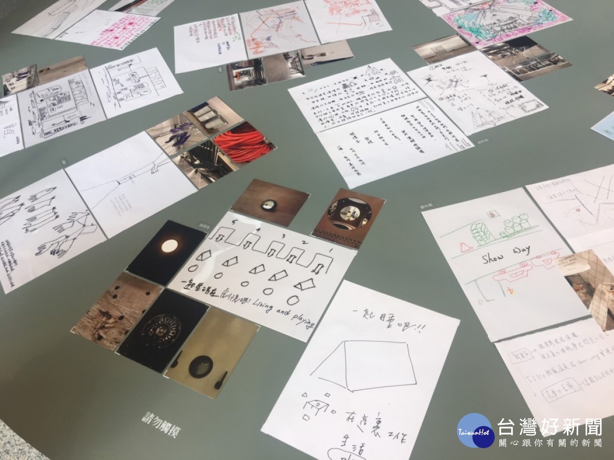 駐館藝術家莊志維透過「空間探索小組工作坊」,與8參加民眾探索歌劇院許多空間,集結眾人的觀察與思考,讓大家看見不一樣的歌劇院。(圖/生活中心攝)