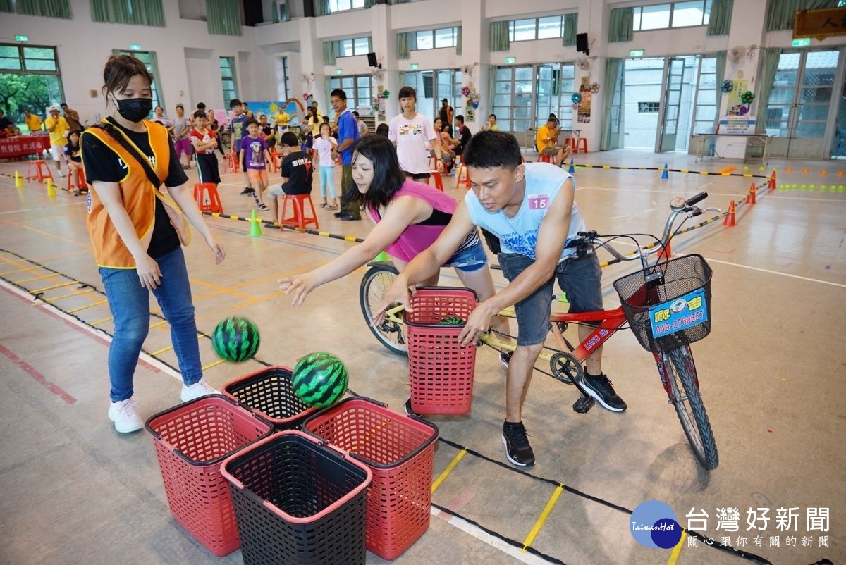 協力車闖關趣味賽。