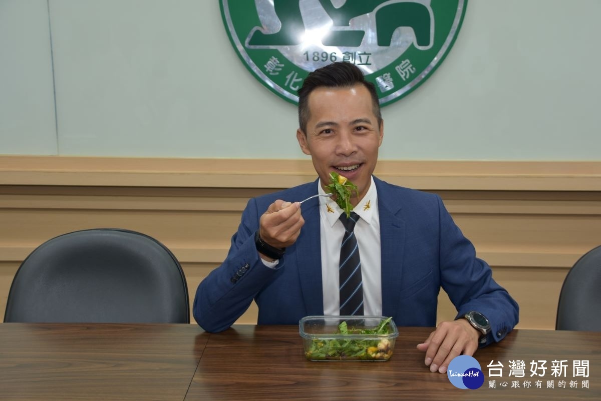 張庭維說,終於可以好好享受咀嚼的感覺,也讓味蕾品嚐美食的滋味。