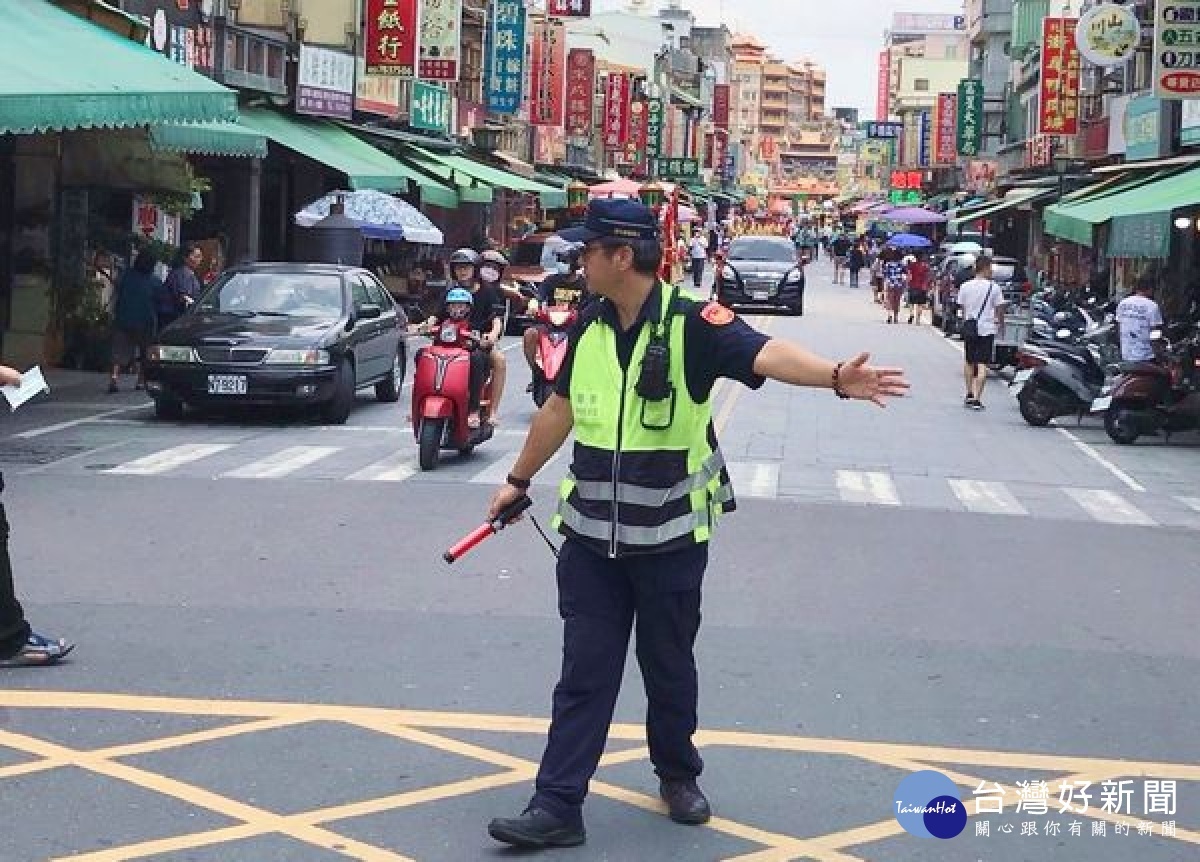 北港警方配合雲林縣警察局於9月1日起進行為期1個月路口大執法,提升用路人守法觀念,維護路口安全及行人路權。