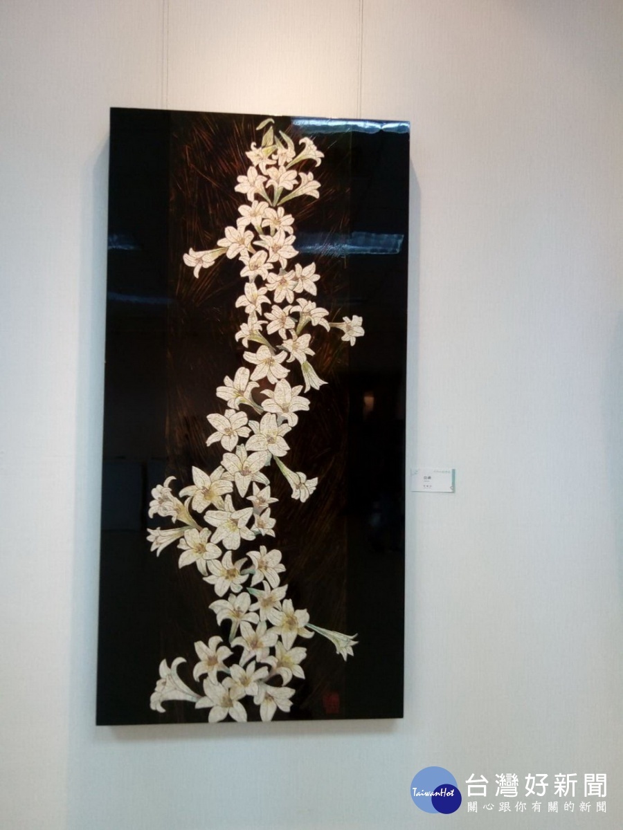黃麗淑老師的作品白煉曾於工藝都心展出。(記者扶小萍攝)