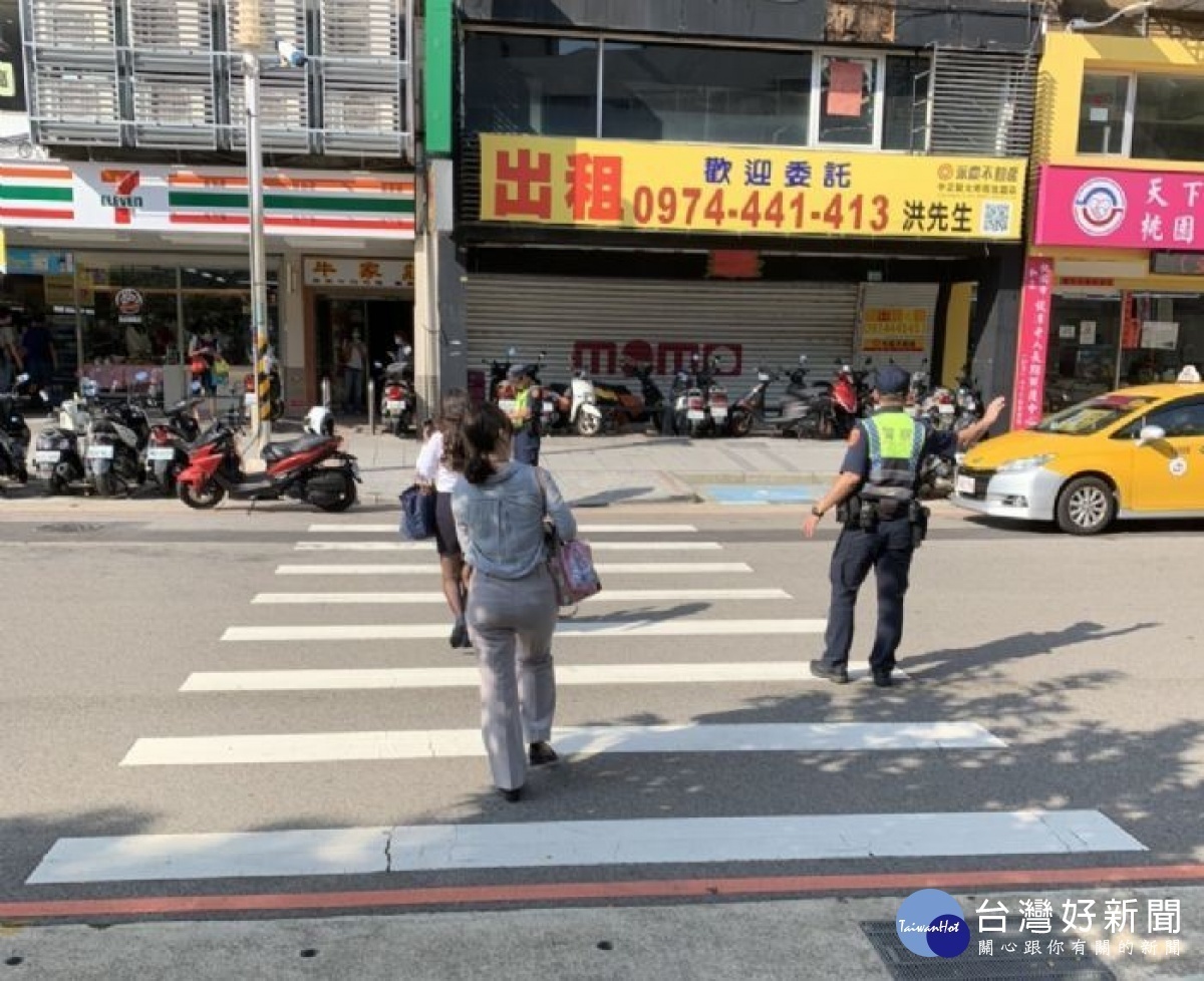為維護路口行人通行安全,桃園市警局將自9月1日起,進行為期一個月路口安全大執法。
