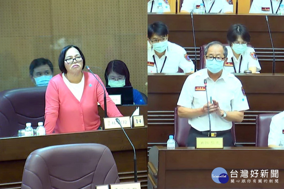 針對古蹟及歷史建築文物搶救工作,桃園市議員林俐玲質詢市府消防局長謝呂泉。