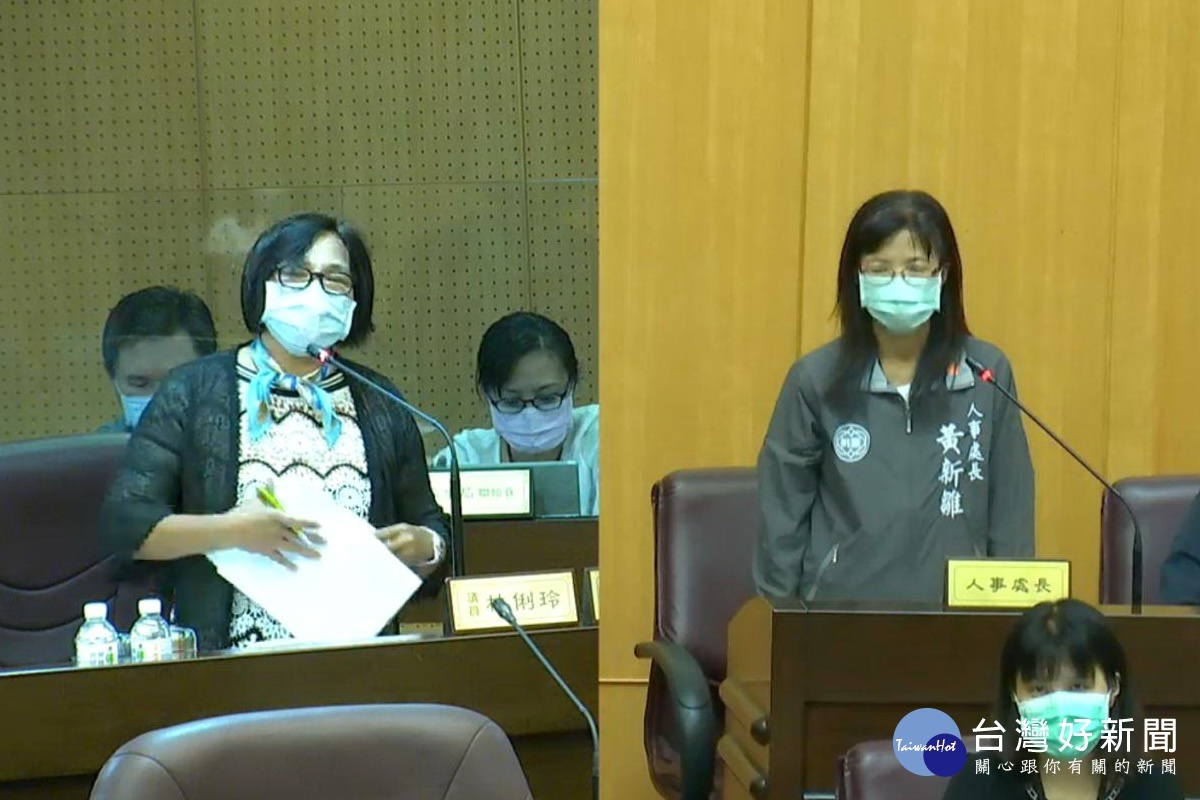 針對市府增編制及人員議題,桃園市議員林俐玲質詢市府人事處長黃新雛。