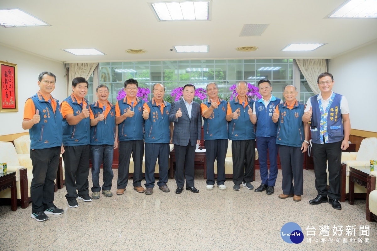 龍潭龍元宮在新任林錦浪主任委員的帶領下,參訪桃園市議會,並由邱奕勝議長親自接待。