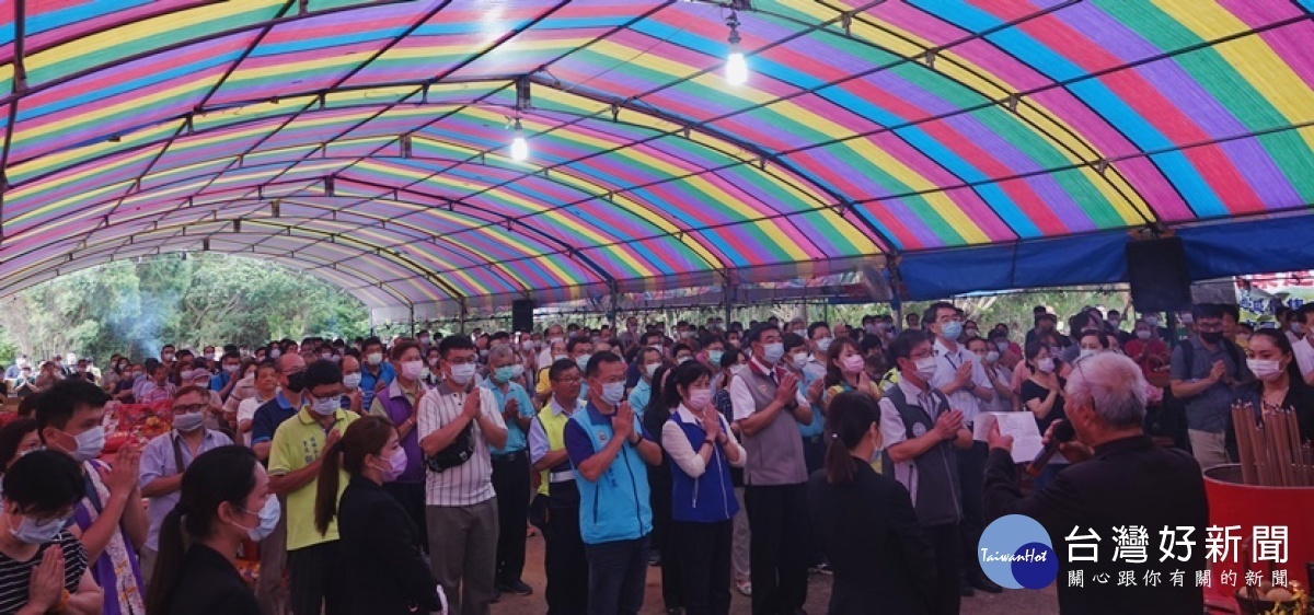 楊梅生命紀念園區舉辦秋祭大典,表達對先人最虔誠的敬意。