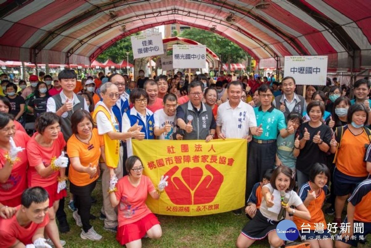 市長、貴賓及與會人員合影