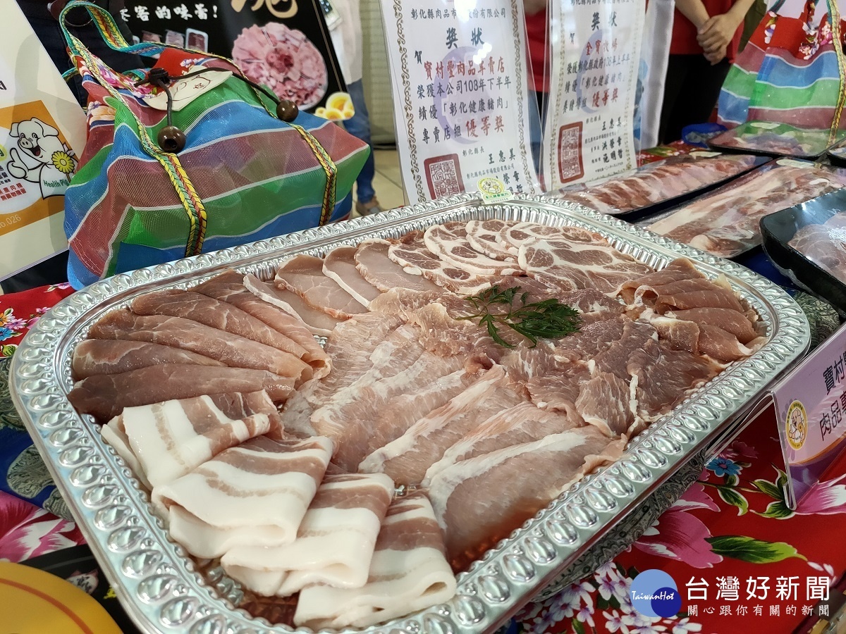 彰化縣長王惠美化身「阿美師」力推彰化健康豬肉。圖/記者鄧富珍攝