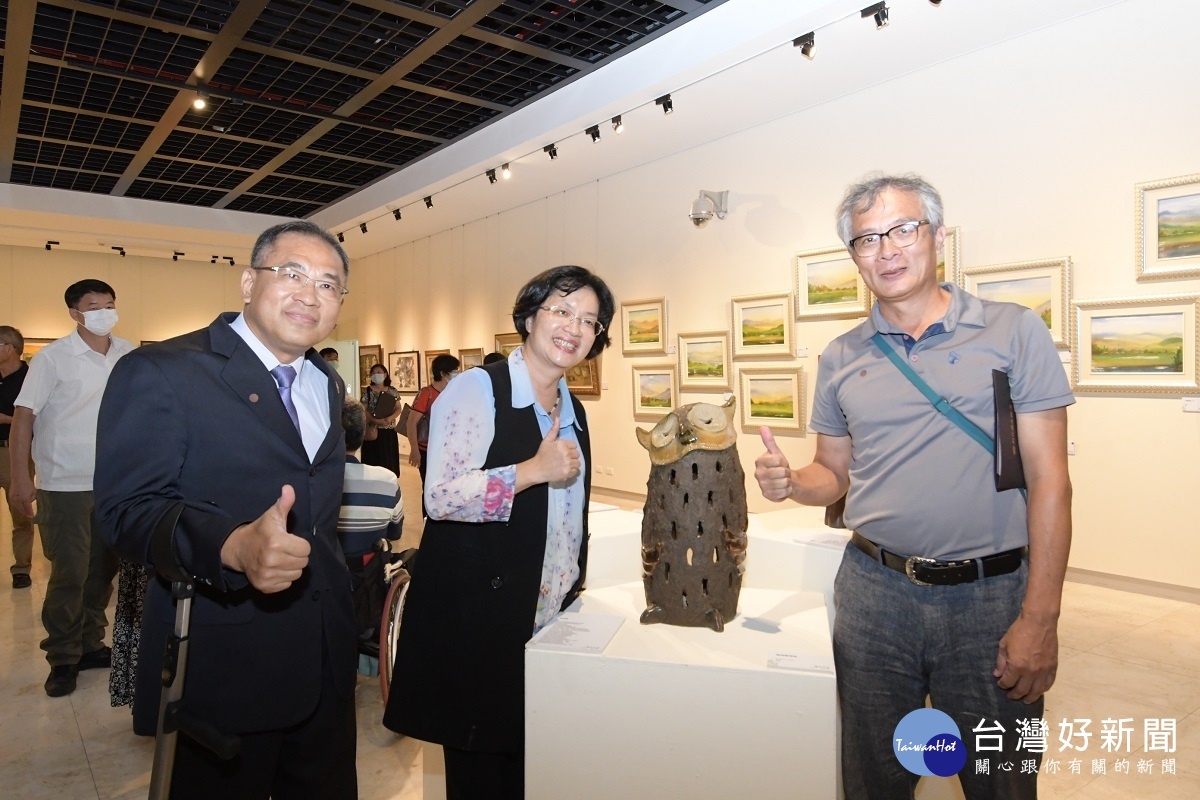 52位藝術家用藝術捐助「伯立歐家園」即日起彰化縣立美術館展出。