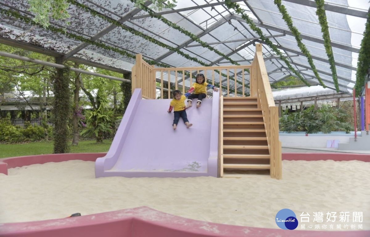 金獎農場 小小兒童的玩樂天堂，楓樺台一渡假村內越來越多設施，有沙坑、溜滑梯、戲水池