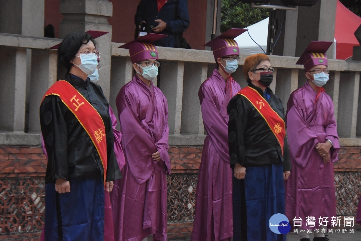 大成至聖先師2570週年誕辰，彰化祭孔依循古禮獻禮祝福，縣長王惠美擔任正獻官獻禮，分獻官由中華孔氏宗親會祭祀主任委員孔遊子擔任。